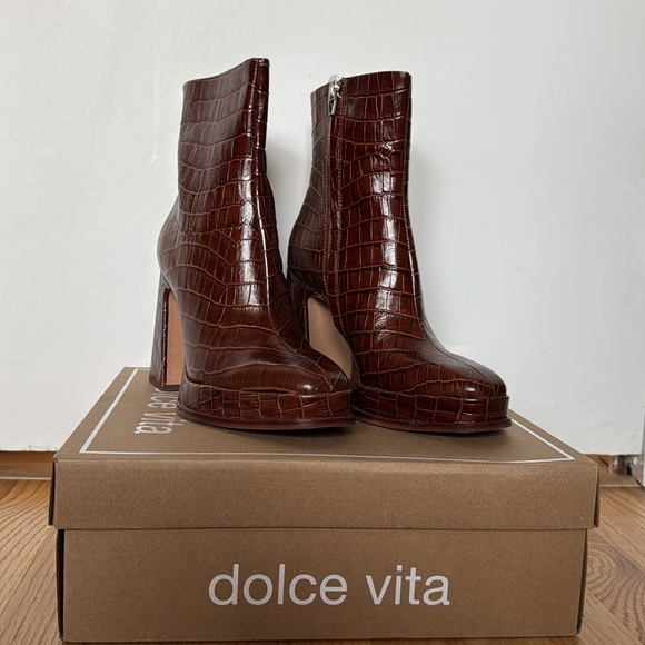 NWB Dolce Vita Lochly Croc Embossed Leather Platform Booties Brown Size 9 - Picture 4 of 5